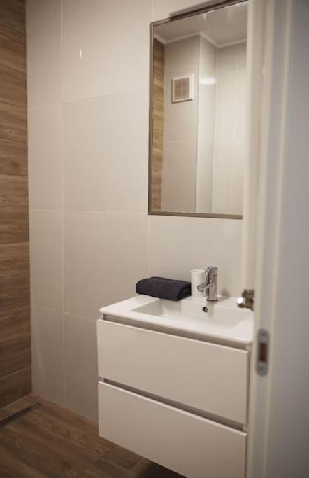 Eliza'S Apartment By Oasis Homes ออราแด ภายนอก รูปภาพ