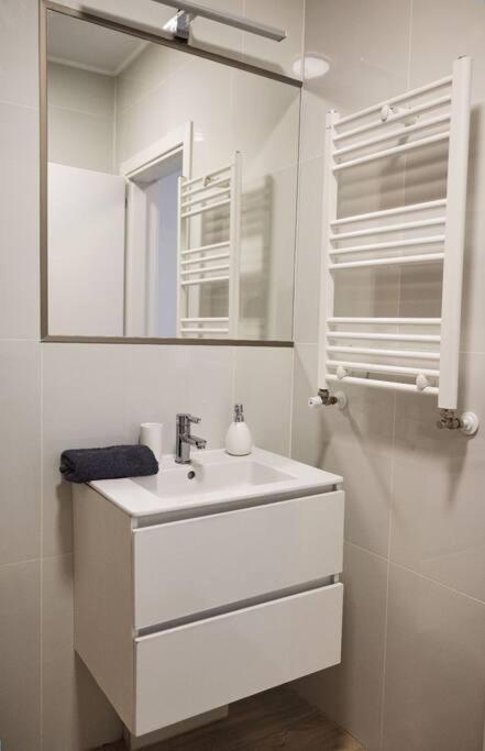 Eliza'S Apartment By Oasis Homes ออราแด ภายนอก รูปภาพ