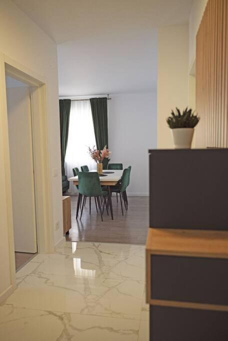 Eliza'S Apartment By Oasis Homes ออราแด ภายนอก รูปภาพ