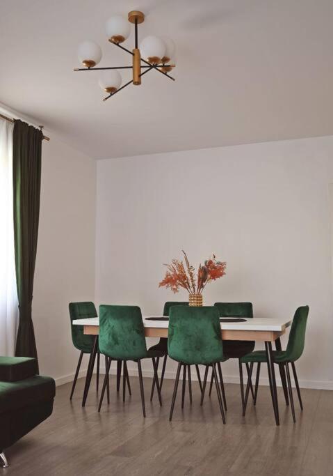 Eliza'S Apartment By Oasis Homes ออราแด ภายนอก รูปภาพ